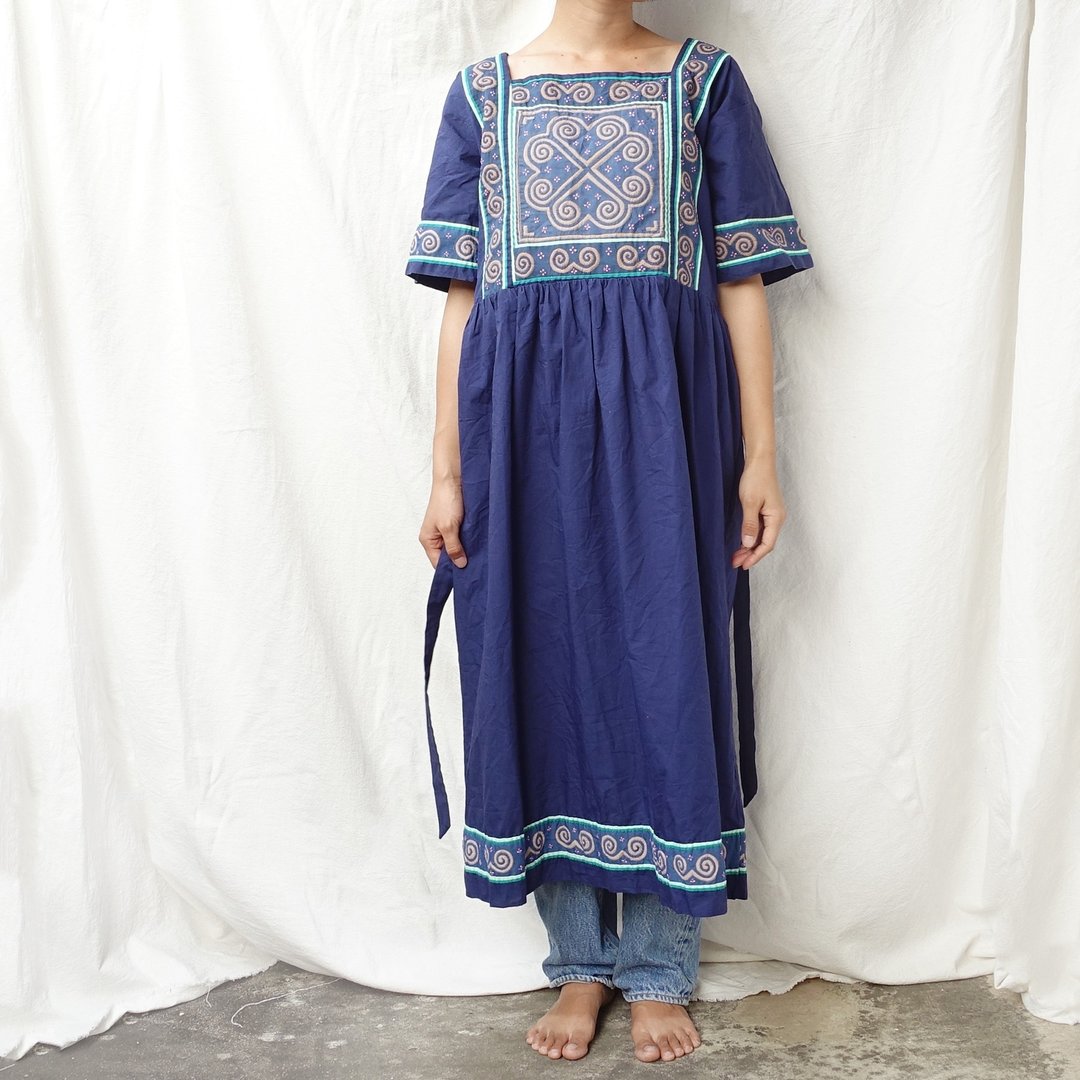 BajuTua /古着/ 70's 苗族手工布绣洋装 - 洋装/连衣裙 - 棉 蓝色
