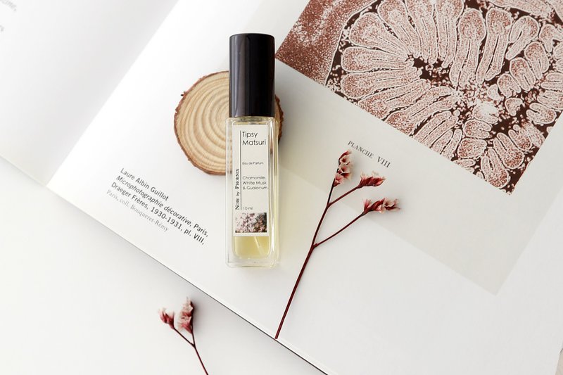 微醺祭典精油夜香水 洋甘菊 白麝香 愈创木 - 香水/香膏 - 精油 粉红色