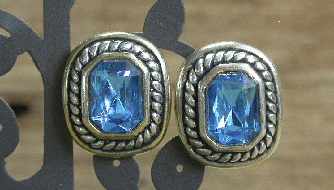 Blue Sparkling Rhinestones Clip On Earrings - 耳环/耳夹 - 贵金属 蓝色