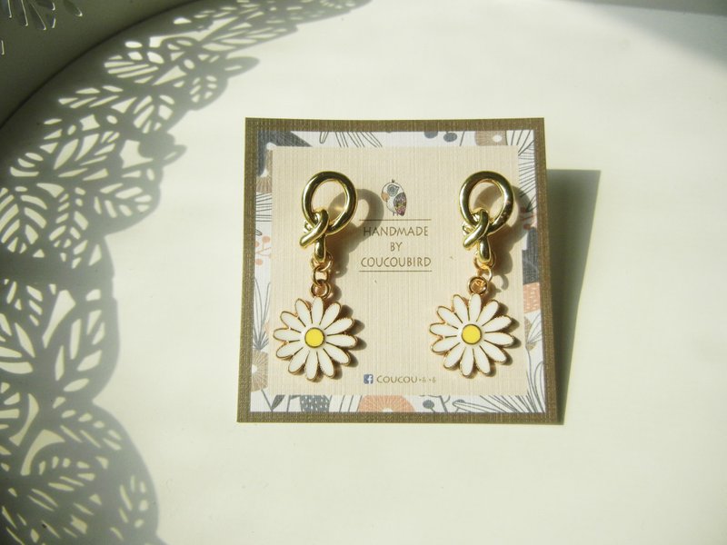 *coucoubird* 打结小花耳环 - 耳环/耳夹 - 24k 金 金色