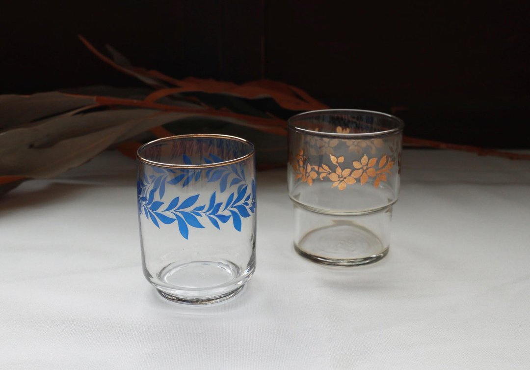 早期日本水杯-金色花圈、蓝叶草圈 - 玻璃杯 - 玻璃 多色