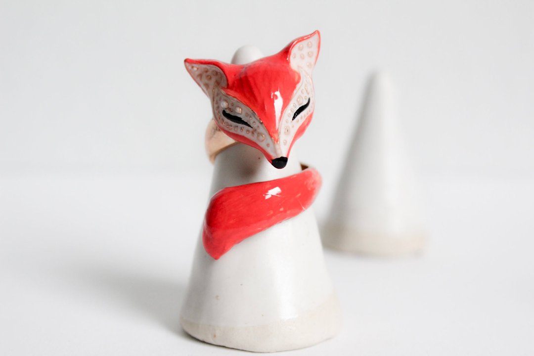 Fox Ring - 戒指 - 其他材质 红色