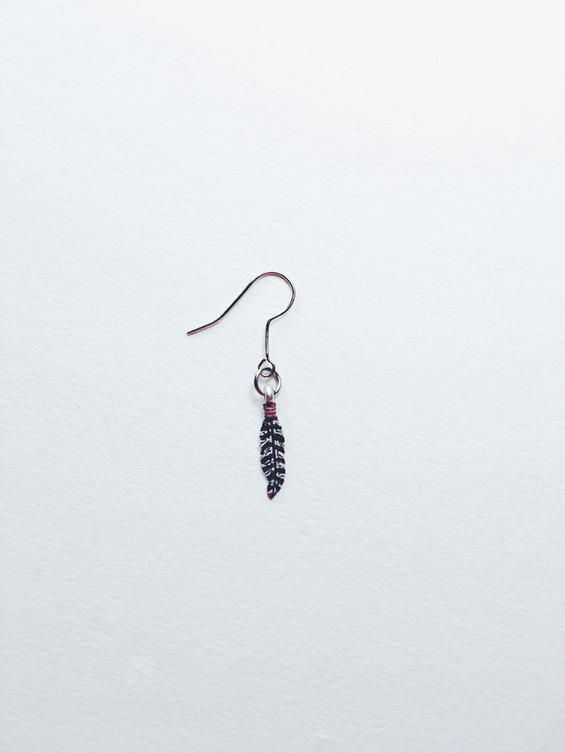 手绘耳环 - 小羽毛 - 耳环/耳夹 - 其他金属 黑色