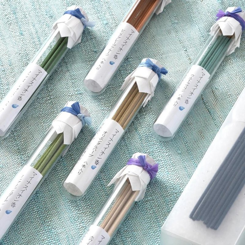 日本悠悠庵【负离子香】薄玻璃瓶 (白麝香、英式花园、群青 ...) - 香薰/精油/线香 - 浓缩/萃取物 