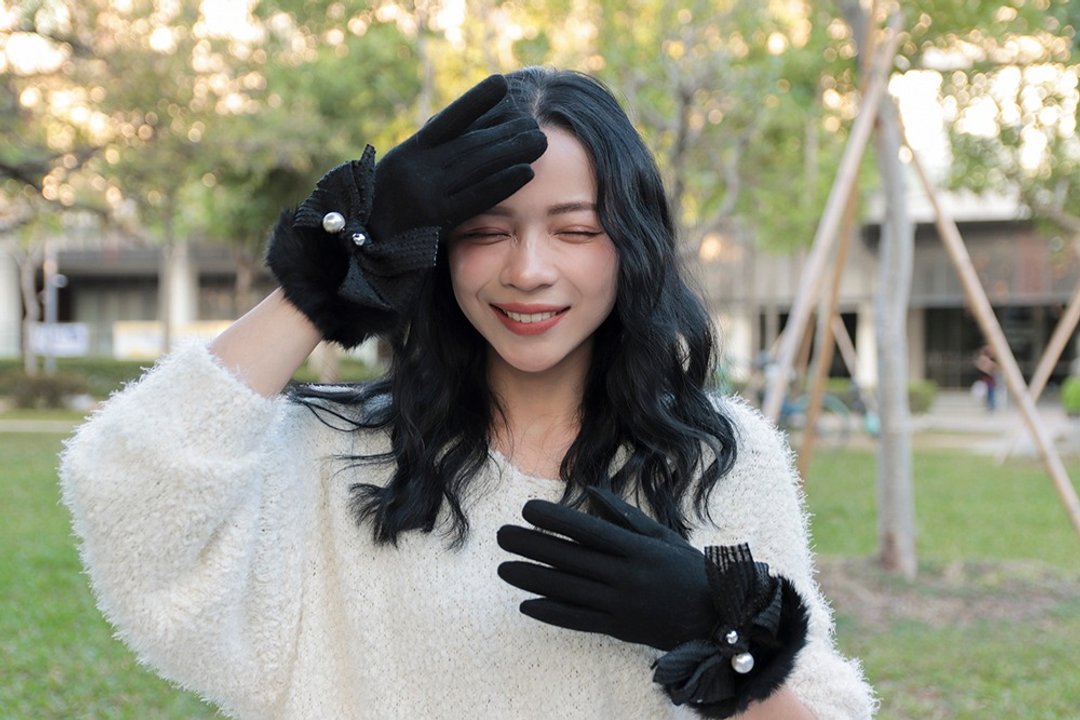 unni珠光璀璨羊毛手套(御寒.保暖.触屏) 刷毛 挡风 gloves 羊毛 - 手套 - 羊毛 黑色
