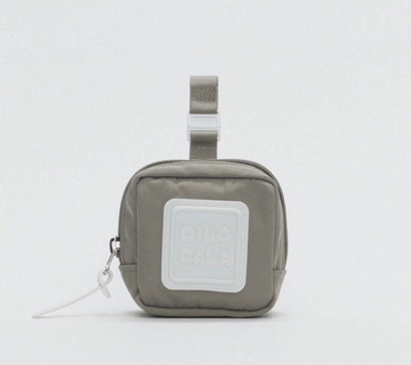 灰色小方包 - 化妆包/杂物包 - 其他材质 