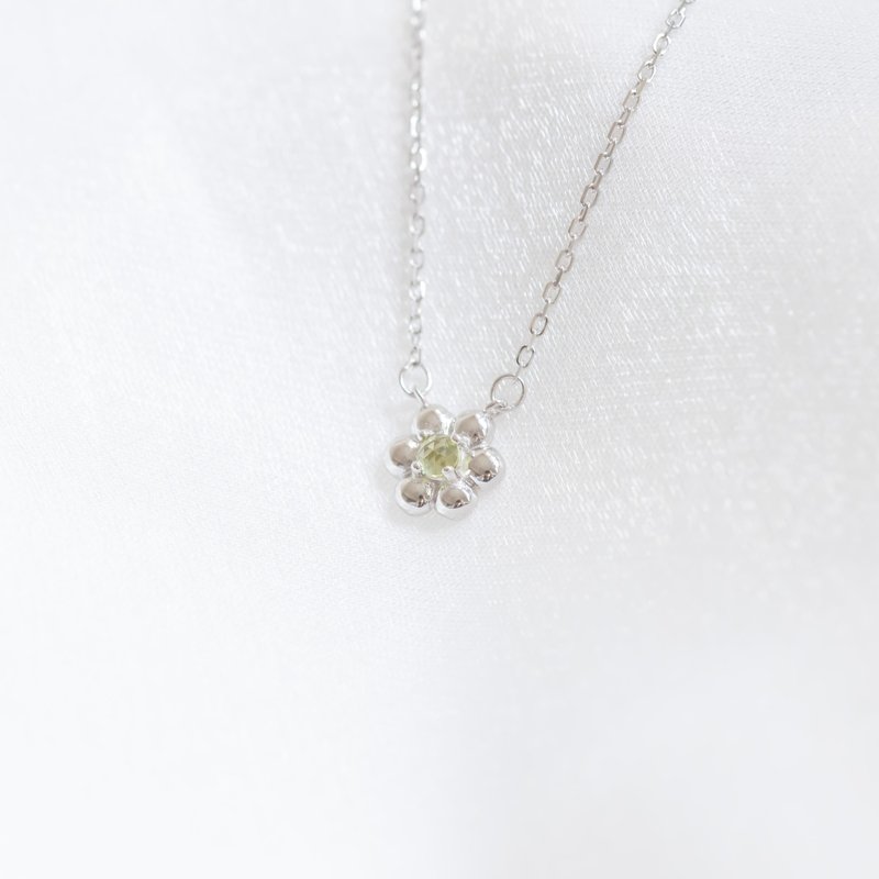 橄榄石925纯银波堤小花项链 - 项链 - 宝石 银色