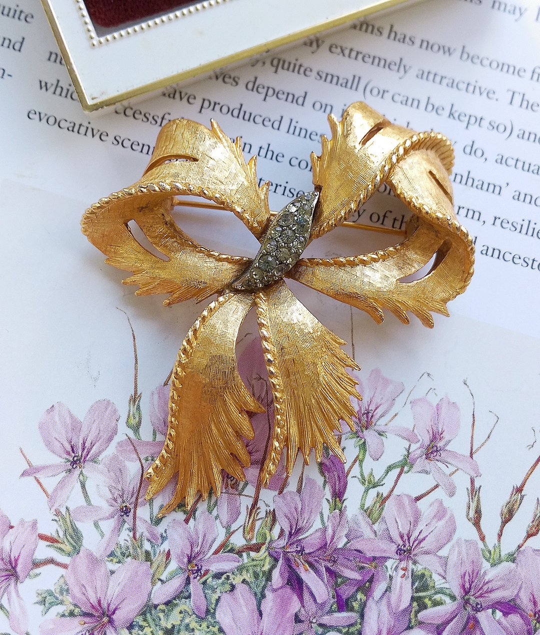 Vintage Jewelry 西洋古董饰品 FLORENZA  蝴蝶结 厚实 别针 - 徽章/别针 - 其他金属 金色