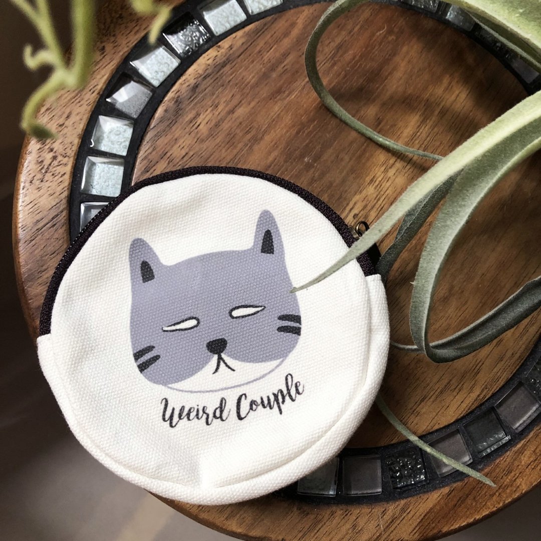 翻白眼小灰猫 双面图案零钱包一个 - 零钱包 - 棉．麻 多色