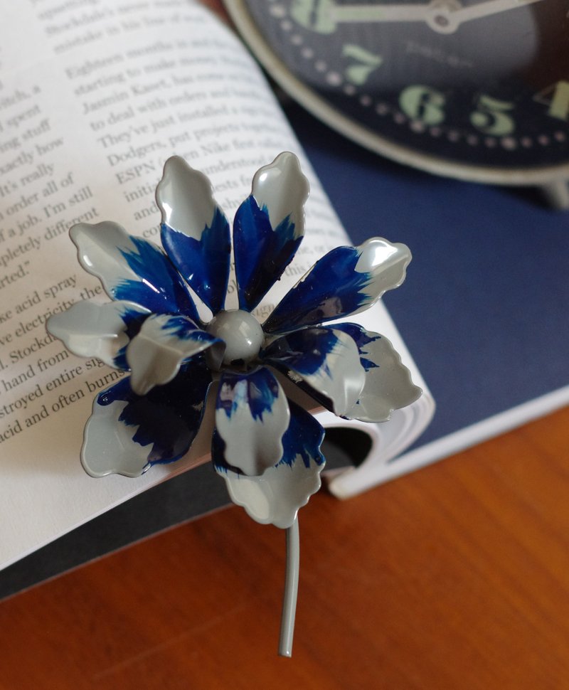 古董Vintage古着 灰蓝立体珐琅花别针胸针 B1847 - 胸针 - 其他金属 银色