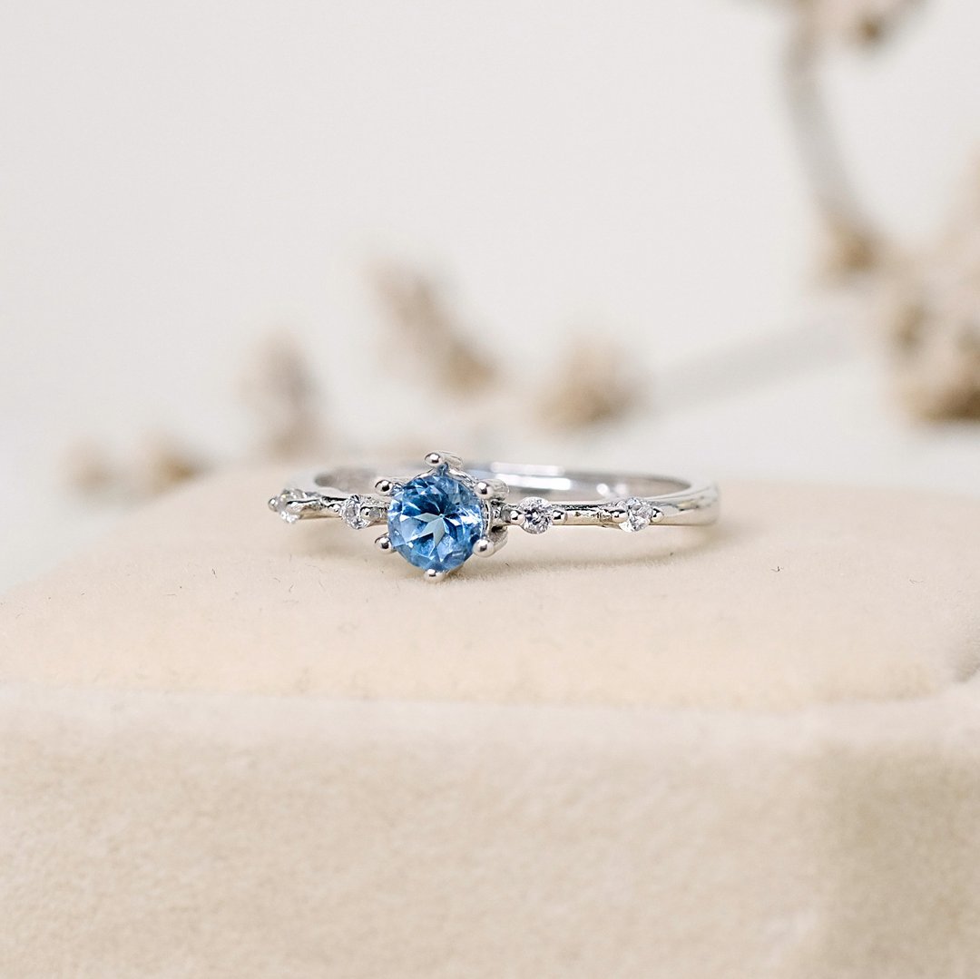 蓝托帕石 Topaz 925纯银 戒指 简约碎钻 11月诞生石 - 戒指 - 纯银 蓝色