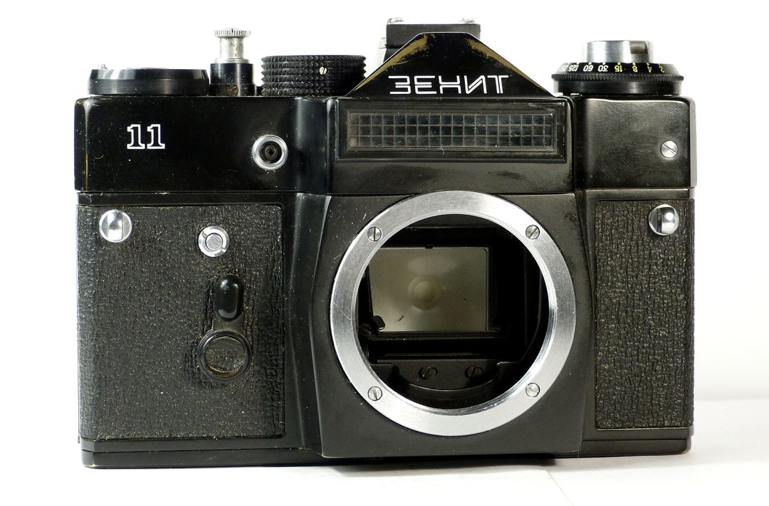 Zenit 11 body USSR SLR 35mm film camera KMZ M42 mount - 相机 - 其他金属 黑色