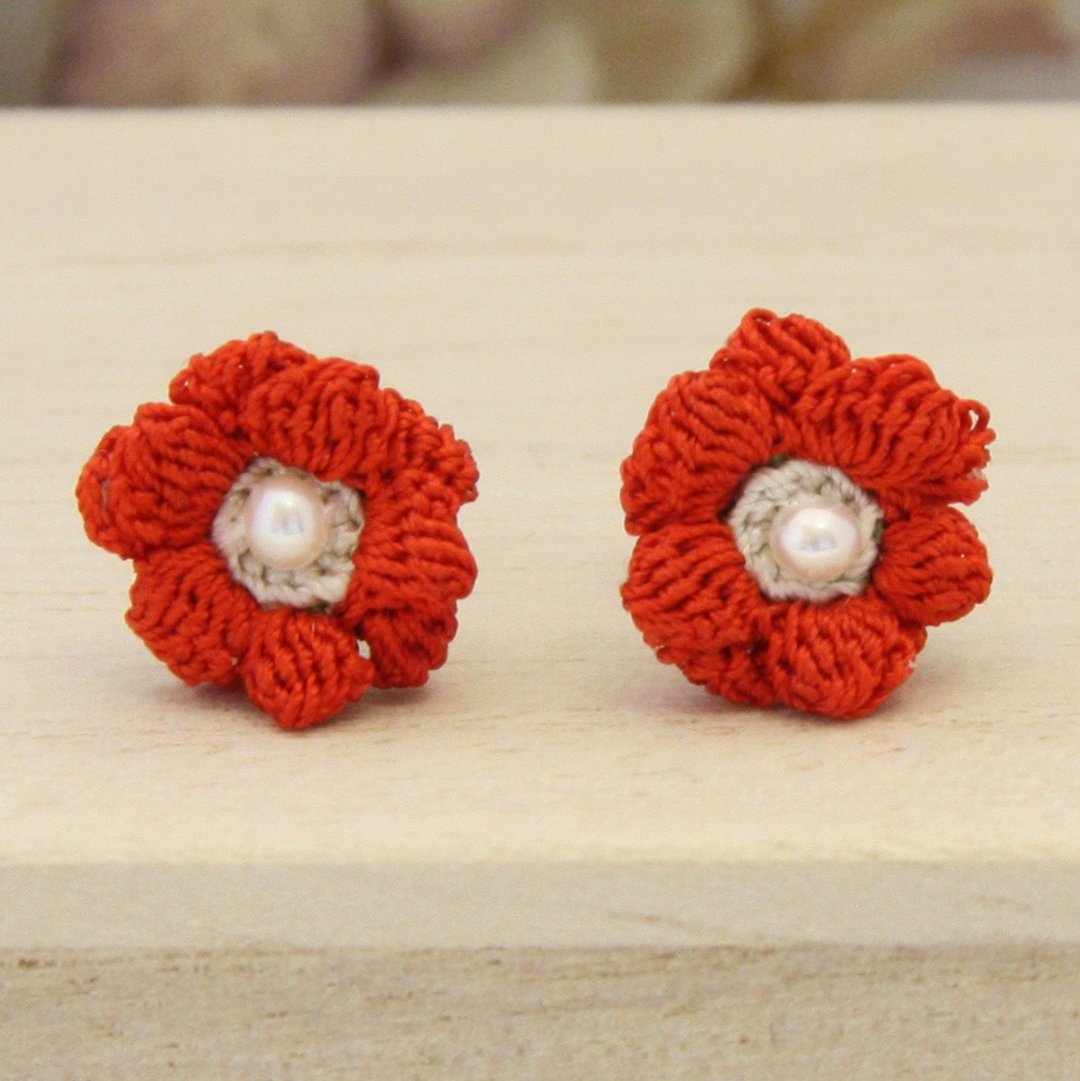 "Buttercup" pearl and red florets earrings / pearl and red floret earrings (K14GF, gift) - 耳环/耳夹 - 丝．绢 红色