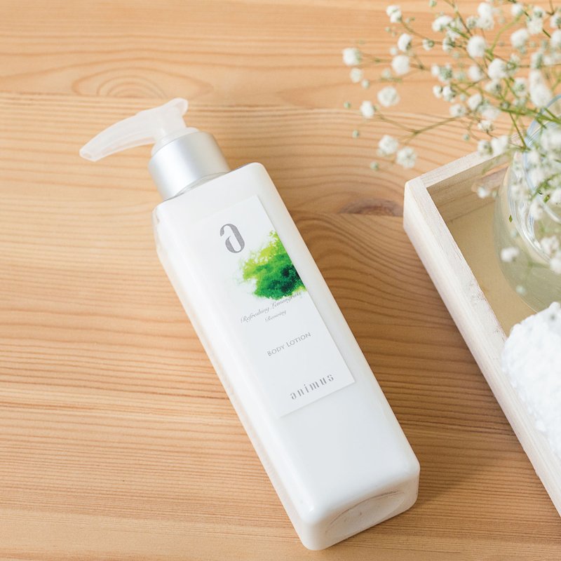 焕新柠檬草 身体乳 - 滋养肌肤 清新享受 250ml - 身体护肤/按摩油 - 其他材质 绿色