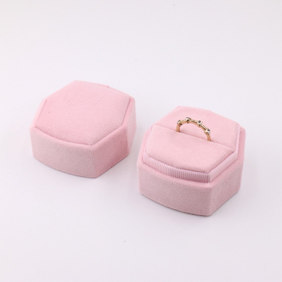 圆角六边型戒指盒 婚戒盒 粉色 - 收纳用品 - 棉 粉红色