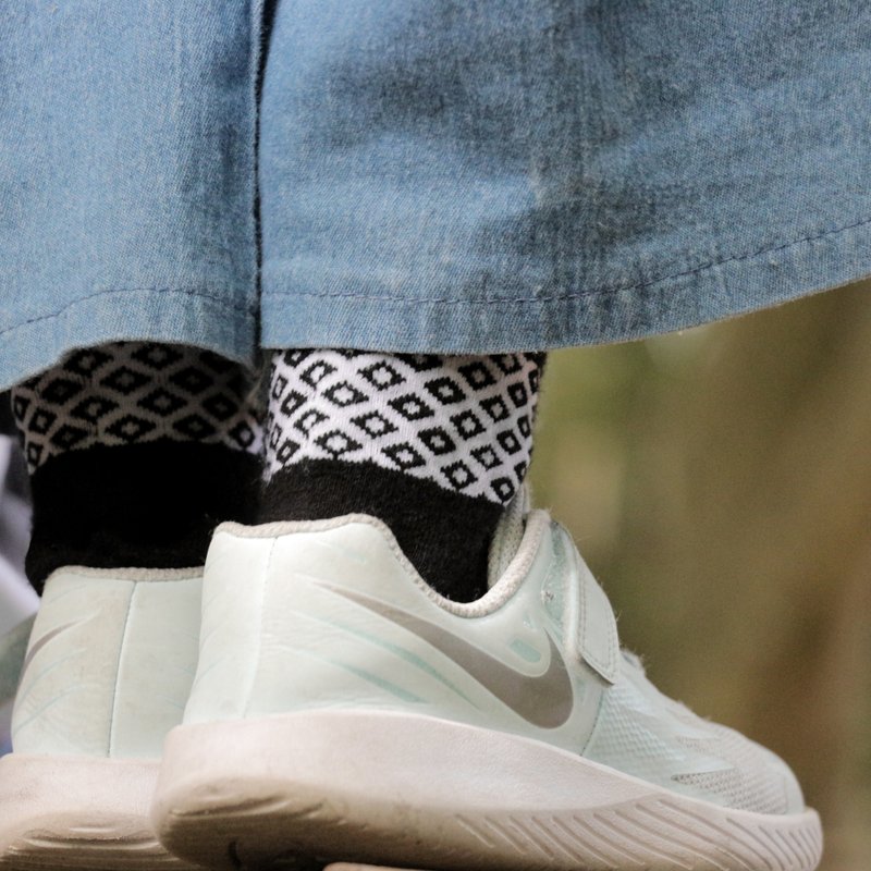 FUN.童袜、Kids Socks / 复古图腾袜子,设计袜-台湾制∣15-19 cm - 袜子 - 棉．麻 黑色