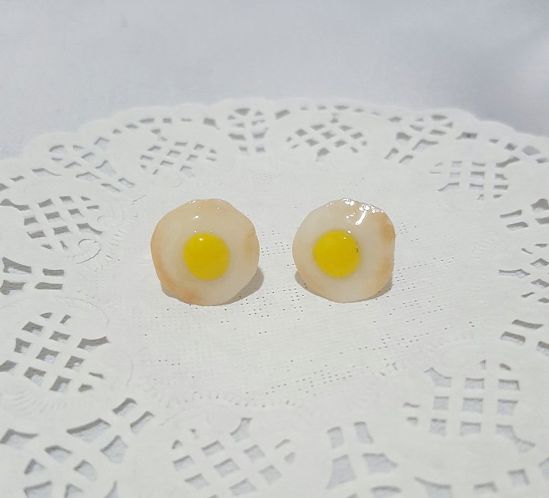 拟真食物【迷你荷包蛋】造型 抗过敏耳针/耳环 - 耳环/耳夹 - 粘土 黄色