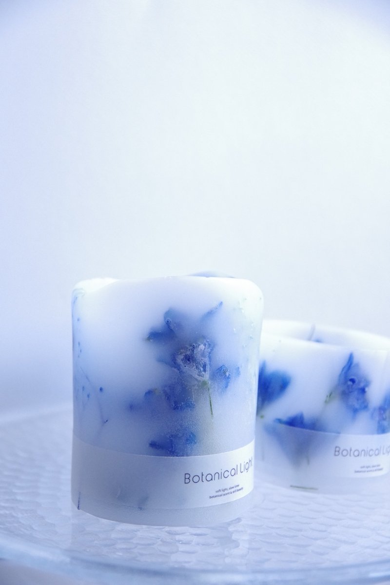 飞燕草蓝色光晕 LED 蜡烛专用植物扩香座 亦适合作为母亲节礼物 - 蜡烛/烛台 - 蜡 蓝色