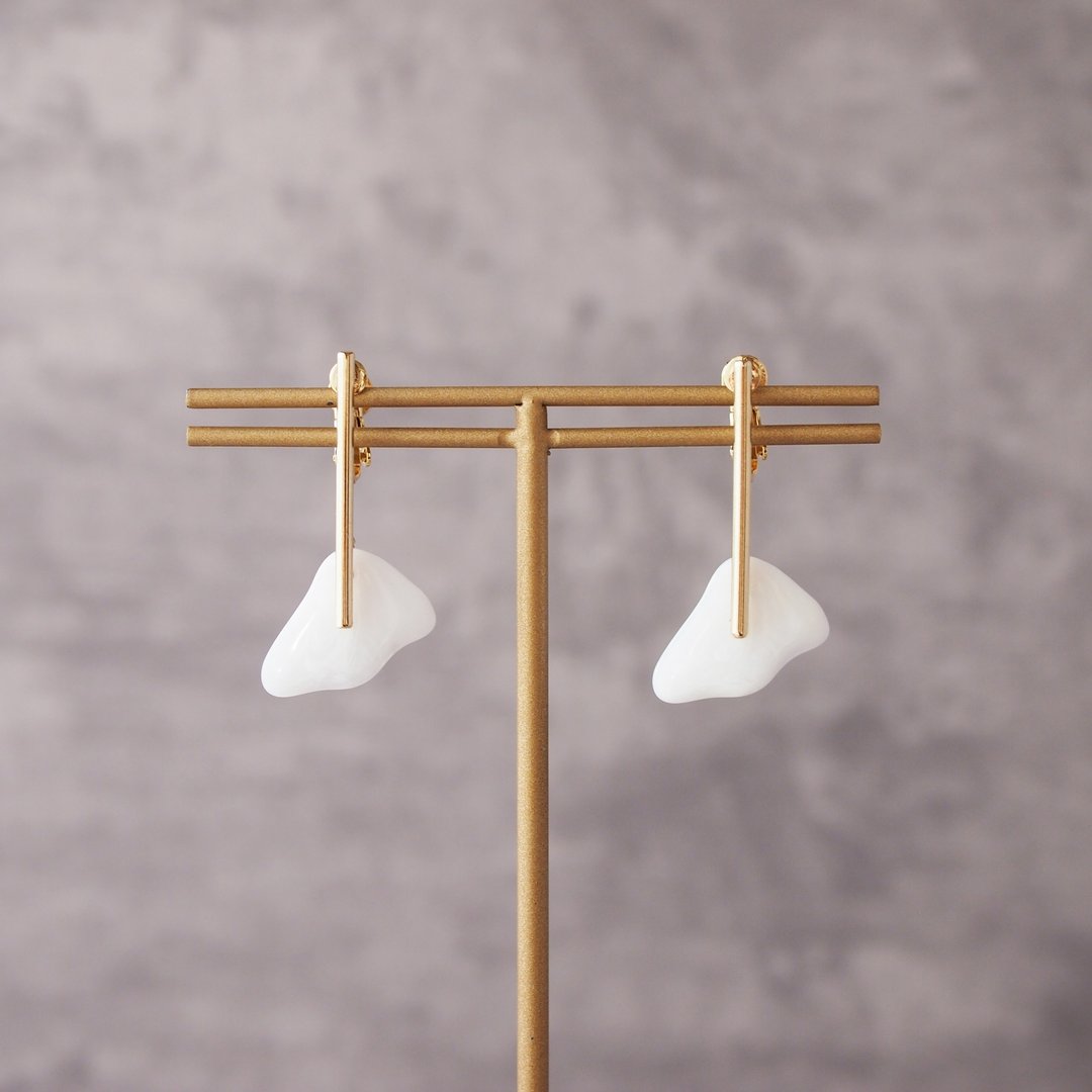 wing earrings  white -earrings- - 耳环/耳夹 - 压克力 白色