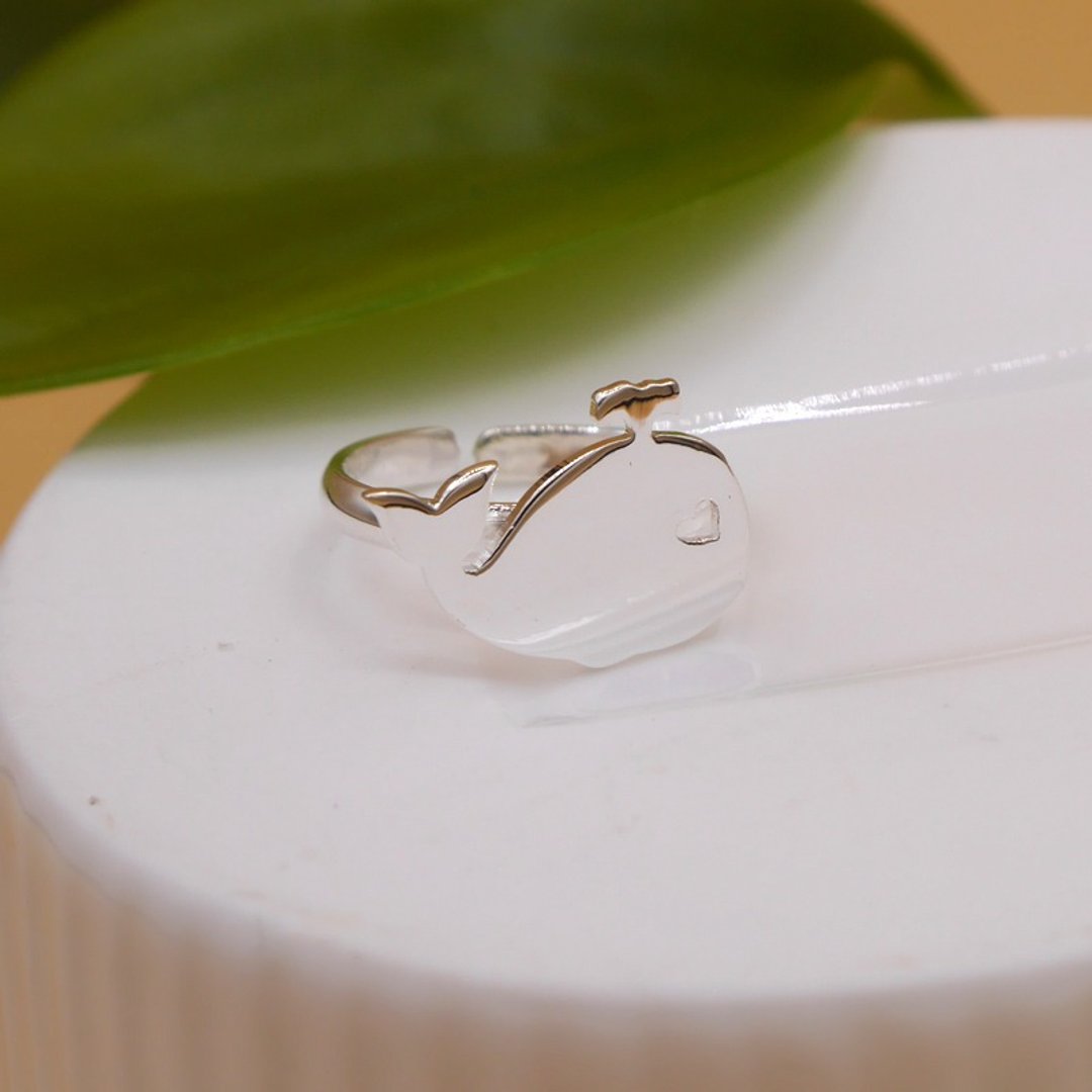 Handmade Little Whale Ring - Silver plated on brass Little Me by CASO jewelry - 戒指 - 其他金属 银色