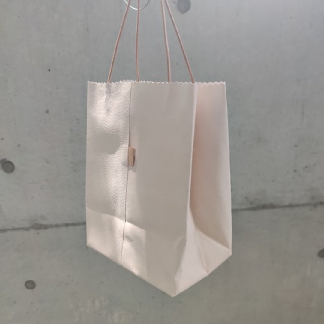 大人感原色植鞣革纸袋造型手提托特包 (简约自然) - 手提包/手提袋 - 真皮 白色