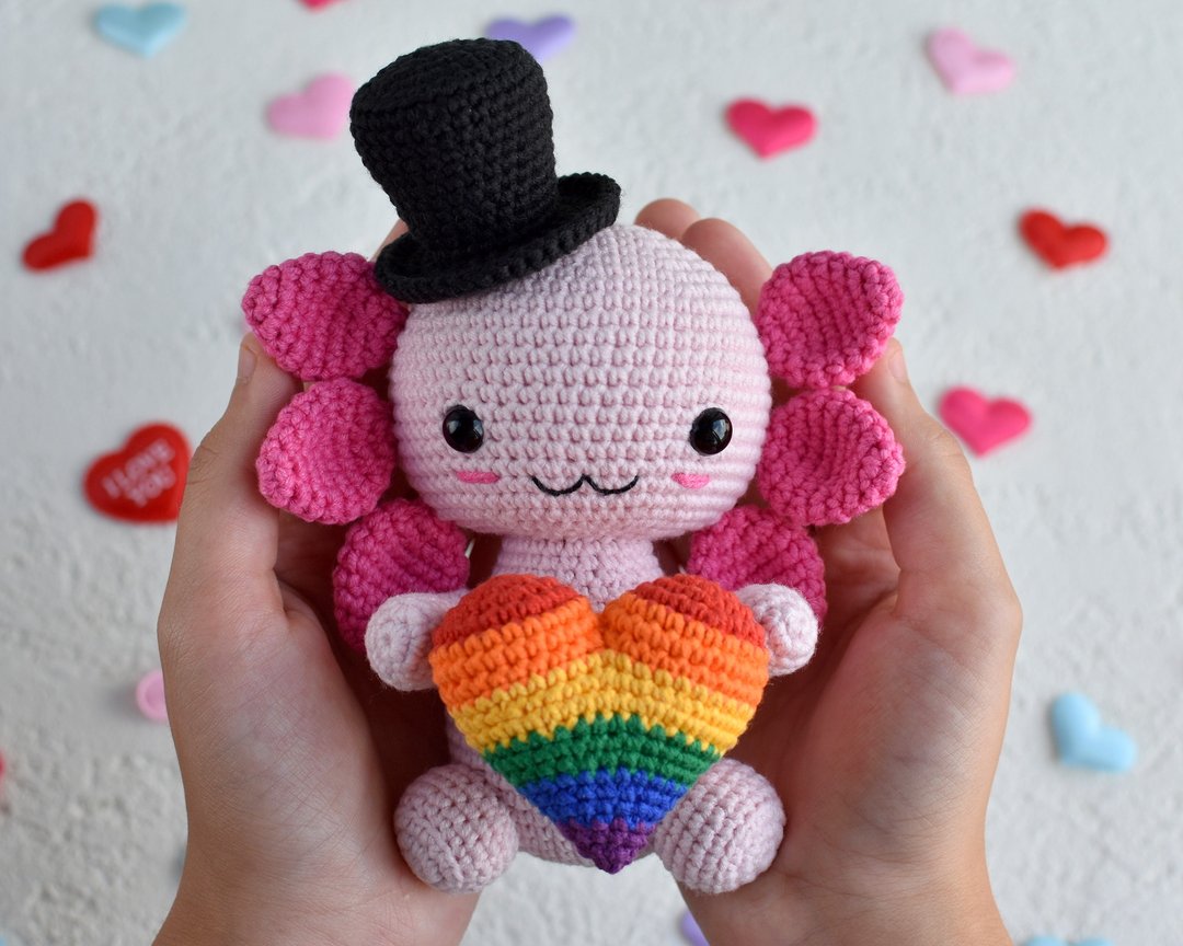 Axolotl plush with rainbow heart / Axolotl pride / LGBTQ flags - 玩偶/公仔 - 棉 