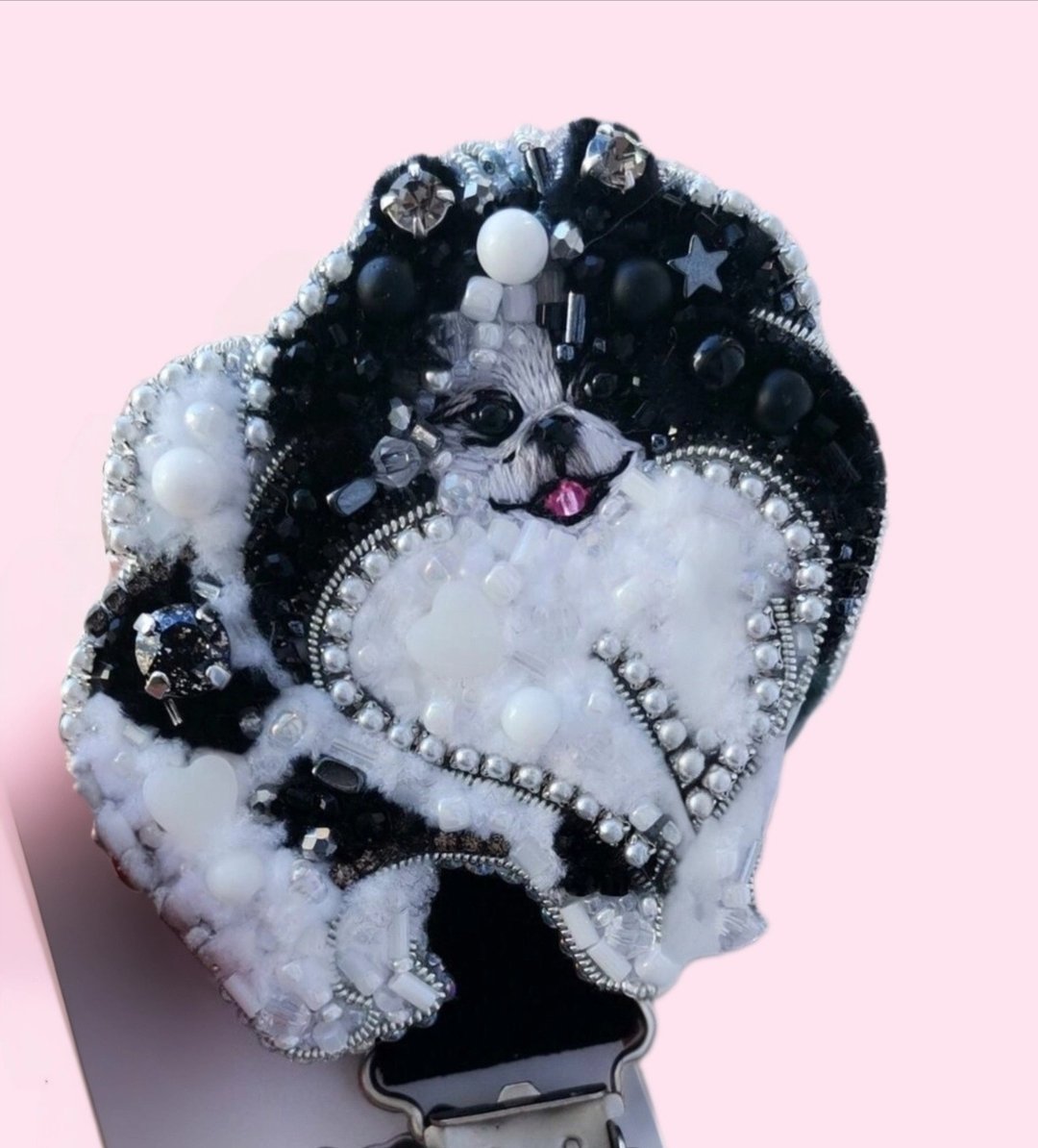 Pomeranian jewelry, pet portrait gift, dog lover gift, merle pomeranian - 胸针 - 玻璃 黑色