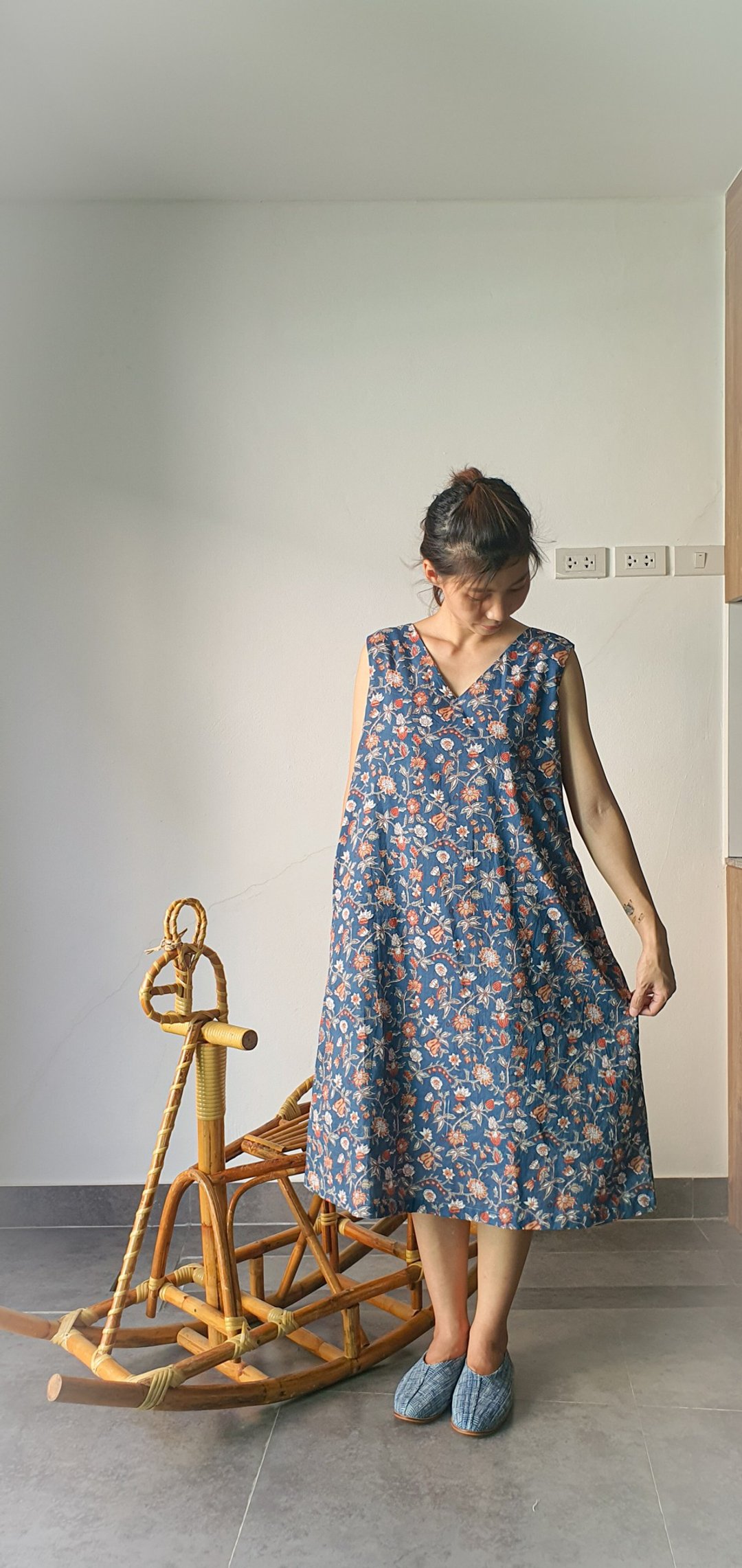 【โปร 11.11】PASTEL DRESS india wood block stamp blue flower - 洋装/连衣裙 - 棉 蓝色