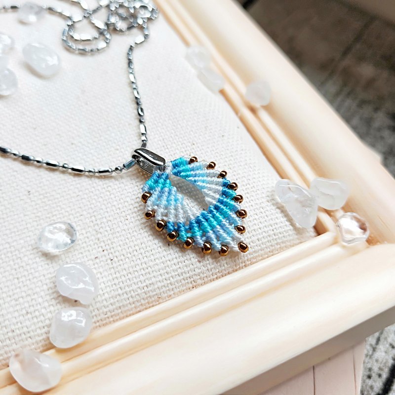 N007-手工编织叶片项链 淡蓝色渐层小叶子 - 项链 - 尼龙 蓝色