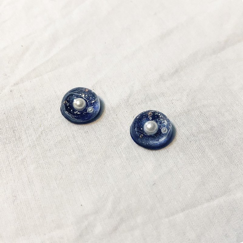 小星球耳环  (316耳针 / 螺旋式耳夹) (附饰品礼盒) - 耳环/耳夹 - 树脂 蓝色