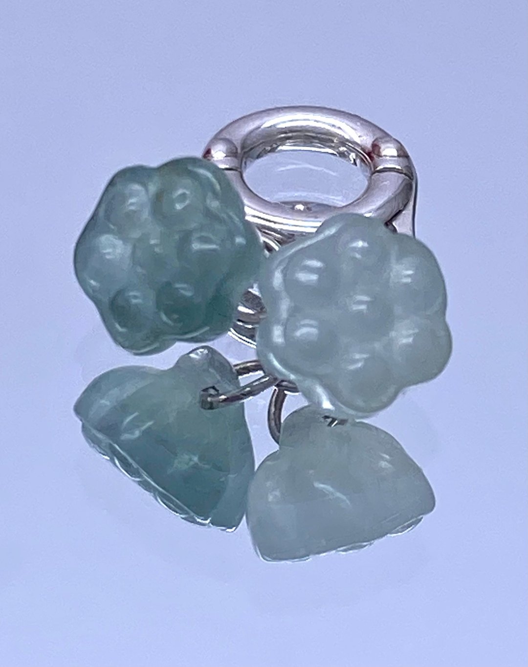 梦幻花园 - 18K白金莲藕形冰翡翠吊坠 - 吊饰 - 宝石 