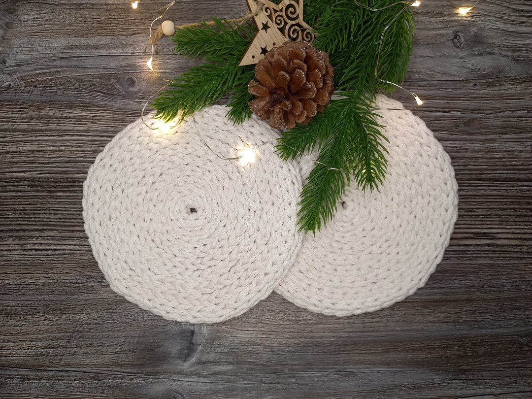 Set of 2 crochet cotton coasters Knit napkin gift Festive table decoration - 餐垫/桌巾 - 棉 白色