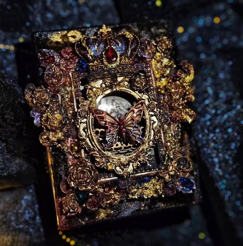 皇蝶秘耀 手工滴膠首飾盒 - 名片夹/名片盒 - 树脂 蓝色