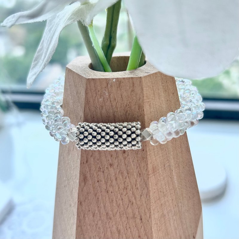 Crystal White 日本水滴玻璃珠手链 / 全人手编织 - 手链/手环 - 其他材质 透明