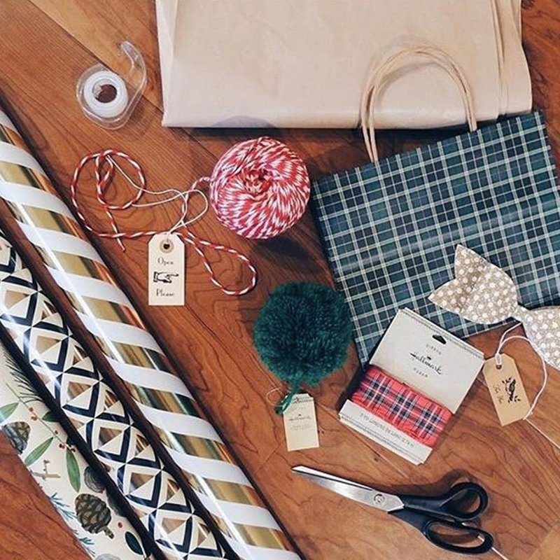 贴心礼物代包-(本服务仅限在本设计馆购买礼品之客人) - 包装材料 - 纸 多色