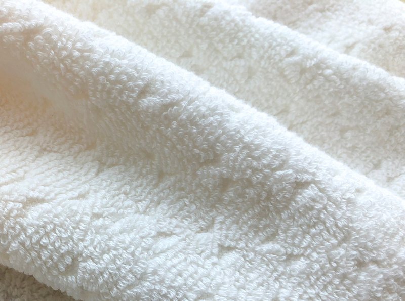 繁星-葡萄牙进口I 厚实手感 I 儿童浴巾I 洗脸巾 I 大人 I 浴巾  - 毛巾浴巾 - 棉．麻 白色