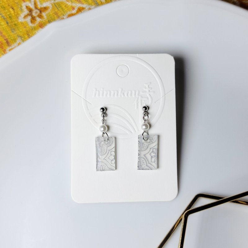 窗花叙事 海棠玻璃 雾灰 花砖 手绘热缩片 耳环 - 耳环/耳夹 - 不锈钢 灰色