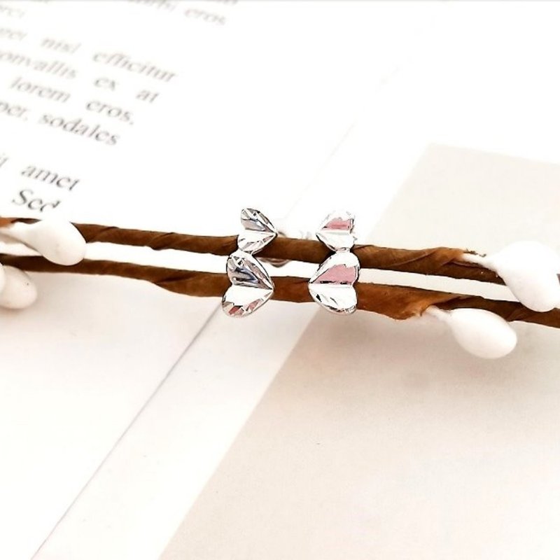 Eli Jewelry日本进口Pt950铂金 迷你mini知性双爱心铂金耳环 - 耳环/耳夹 - 贵金属 银色