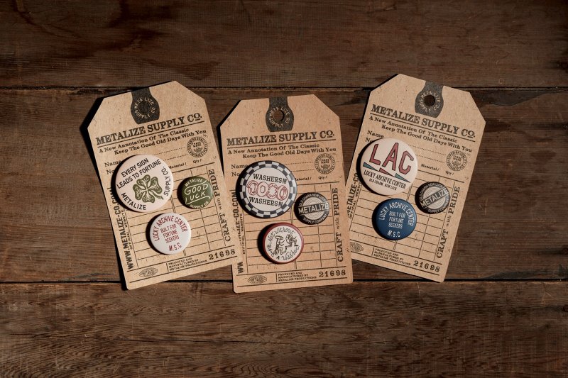 搭配复古抽绳小包 PIN 加选组 - 徽章/别针 - 塑料 