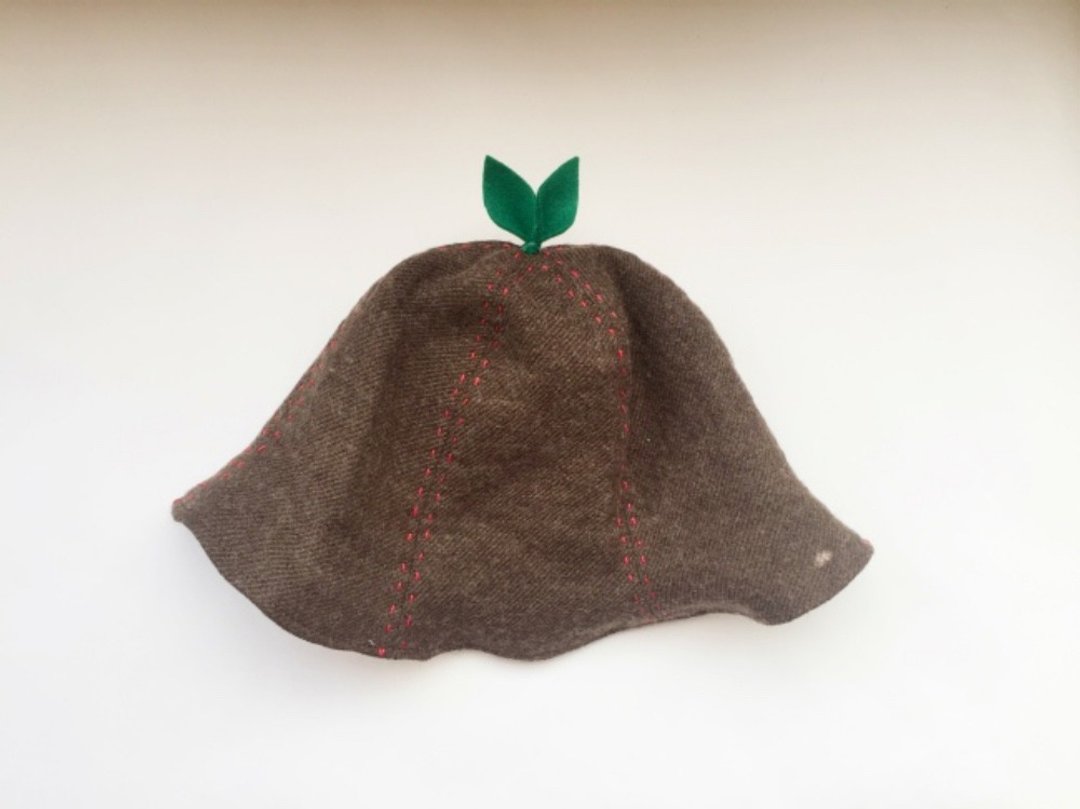 SALE Bigger That Linen Wool Leaf Hat Brown Red Stitch - 围嘴/口水巾 - 棉 咖啡色