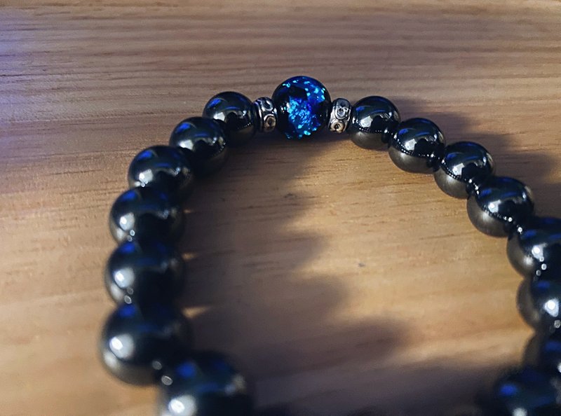 【琉璃系列】夜光冲绳琉璃并黑胆石手链 - 手链/手环 - 琉璃 