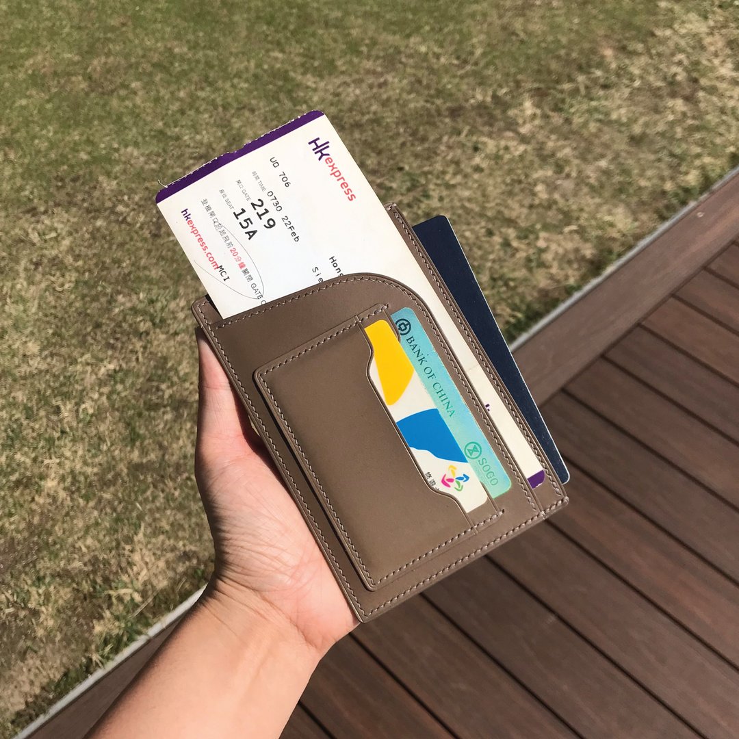 卡其灰色植鞣牛皮 真皮护照套 全手工护照夹 极简设计 多色选择 - 护照夹/护照套 - 真皮 卡其色