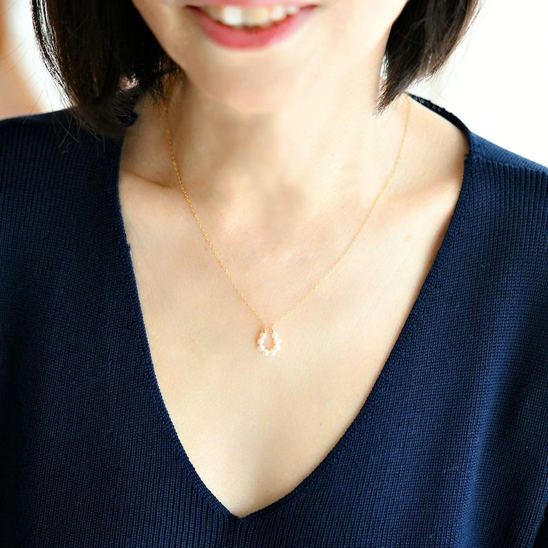 Horseshoe Horseshoe Baby Pearl Necklace June Birthstone - 项链 - 宝石 白色