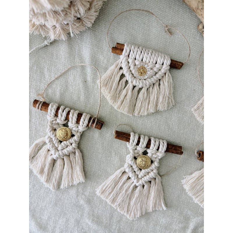 Macrame肉桂小吊饰/圣诞节装饰/送礼 - 摆饰 - 棉．麻 