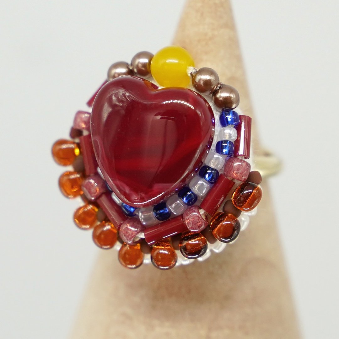 Talking ring 125 free size bead embroidery ring heart big ring for scarf closure - 戒指 - 塑料 红色