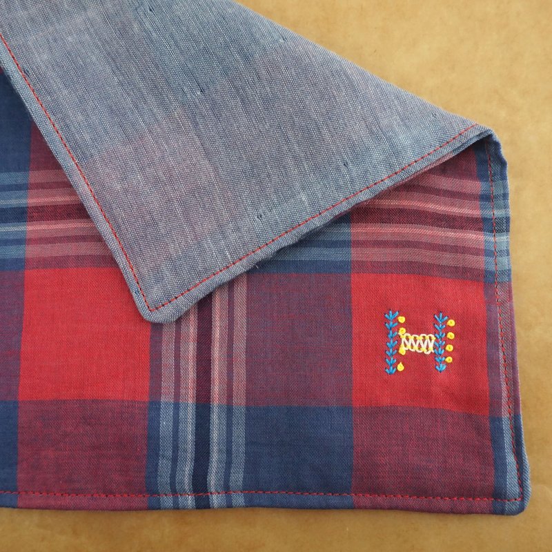 Hand embroidered quadruple gauze handkerchief initial H - 其他 - 绣线 红色