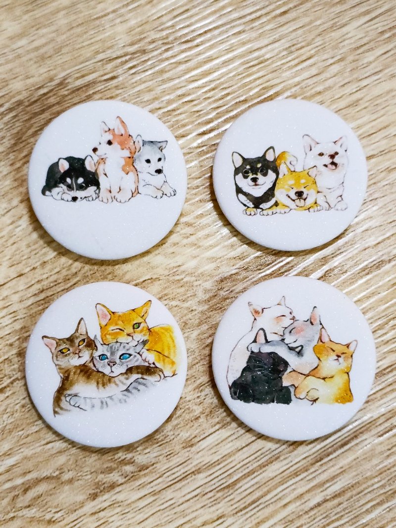 猫(虎斑/纯色)+狗(哈士奇/柴犬)+天竺鼠(松鼠)闪膜别针 - 徽章/别针 - 其他材质 多色