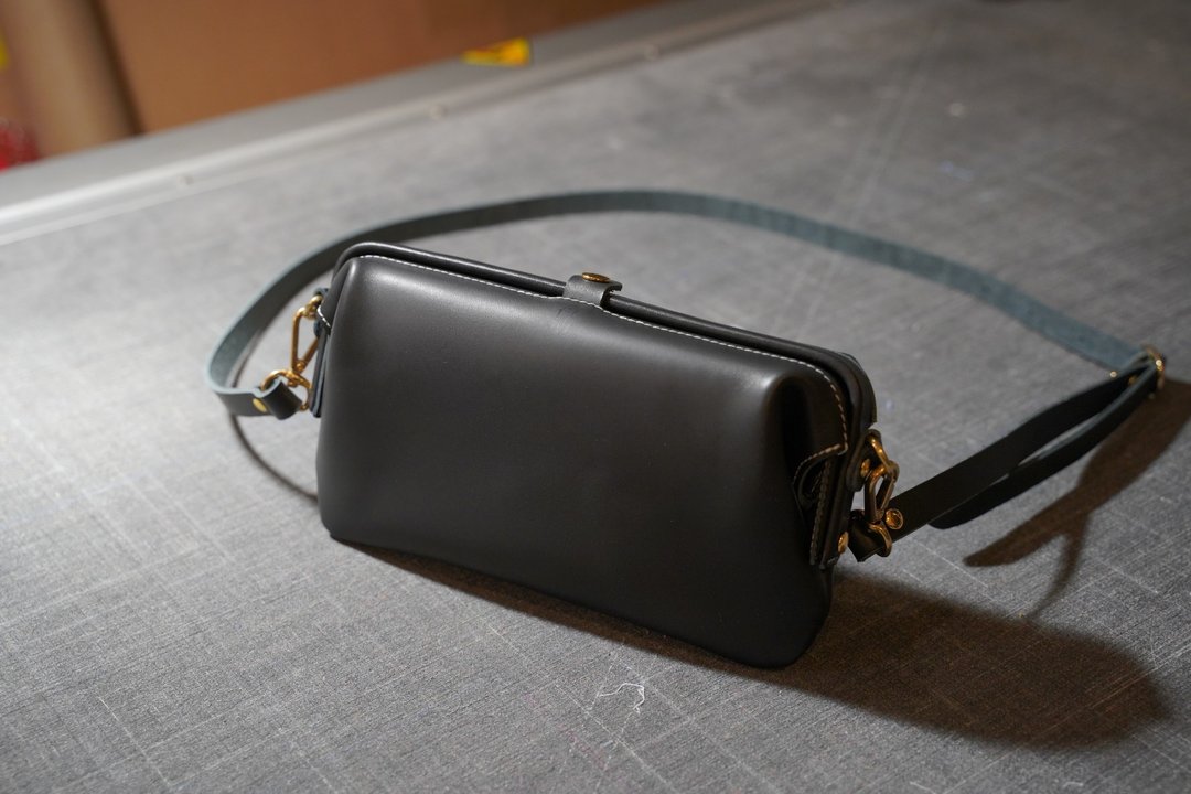 【SOU・SOU in Hong Kong】BEIS Hidden Doctor Clutch - 侧背包/斜挎包 - 真皮 黑色