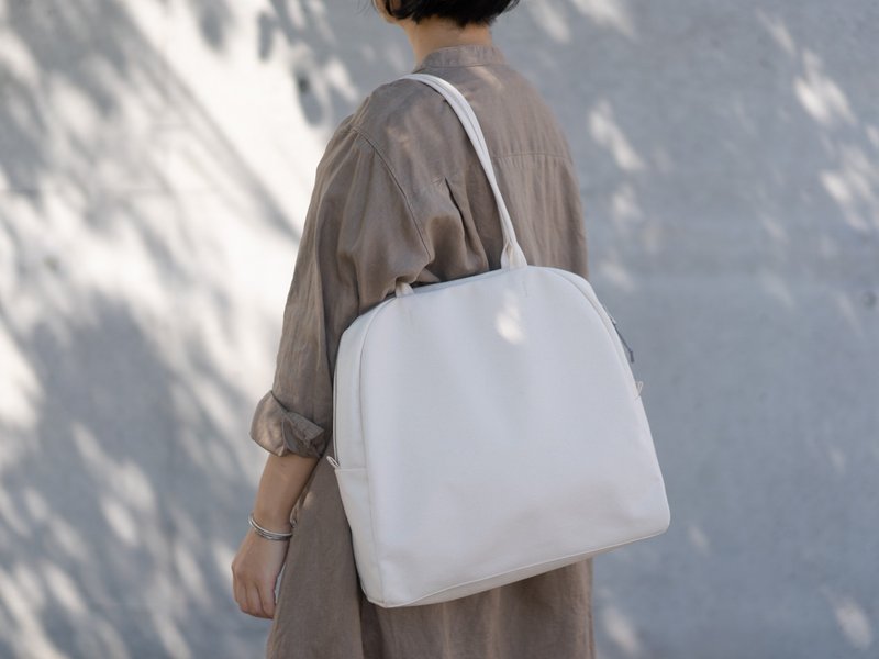 Hippo tote off-white - 手提包/手提袋 - 棉．麻 白色