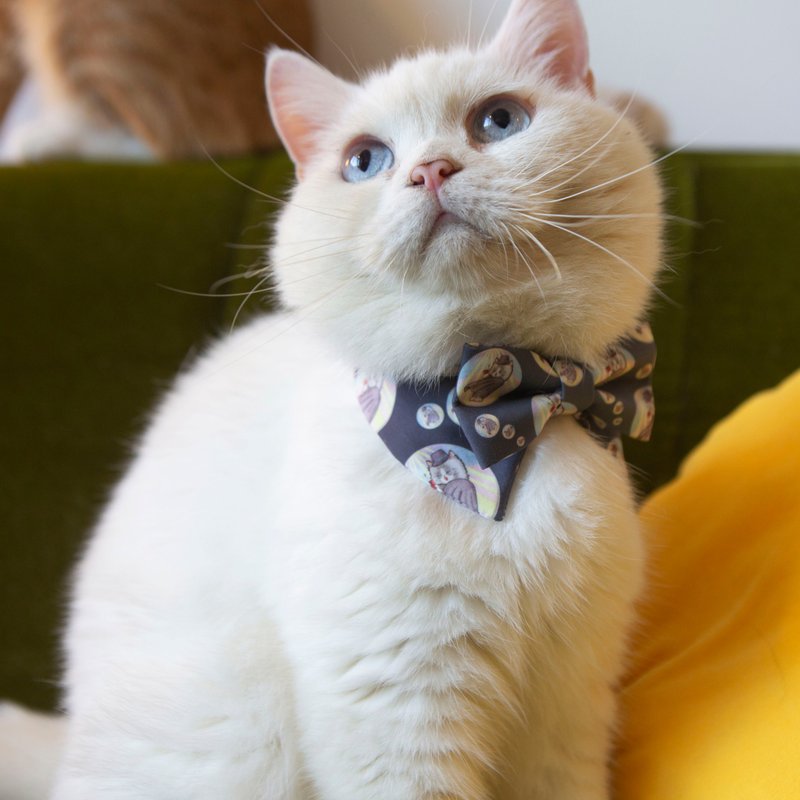 礼服喵面侠 独家手绘猫星人图案宠物项圈 领结造型深蓝色围脖 - 项圈/牵绳 - 其他人造纤维 蓝色